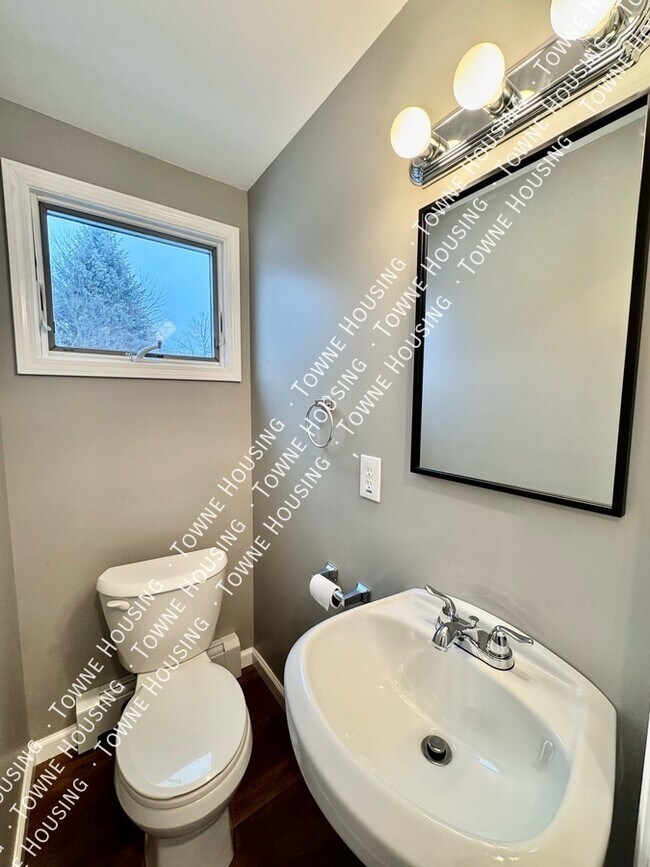 Building Photo - 757 Remington Dr