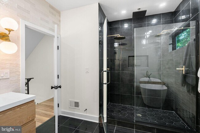 Building Photo - 2231 Earp St