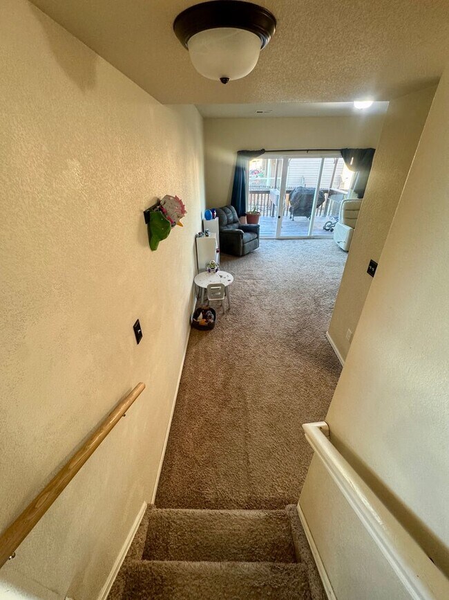 Building Photo - Gorgeous 3 bed/2.5 bath home with 3-CAR TANDEM GARAGE in Painted Sky