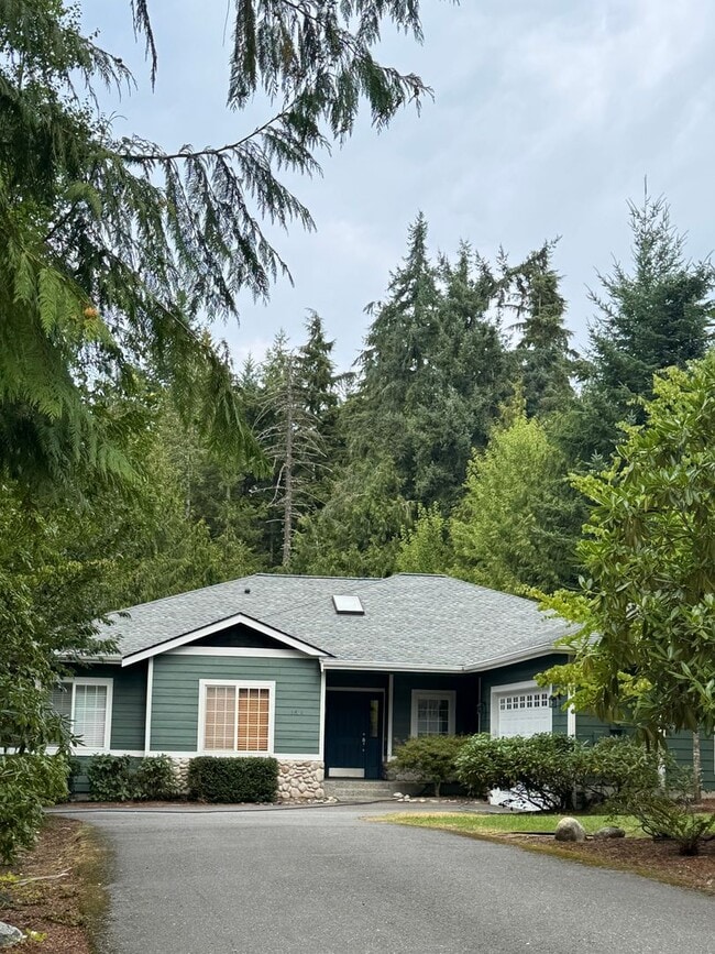 Building Photo - Prime Poulsbo location....3 bedroom rambler with bonus or office