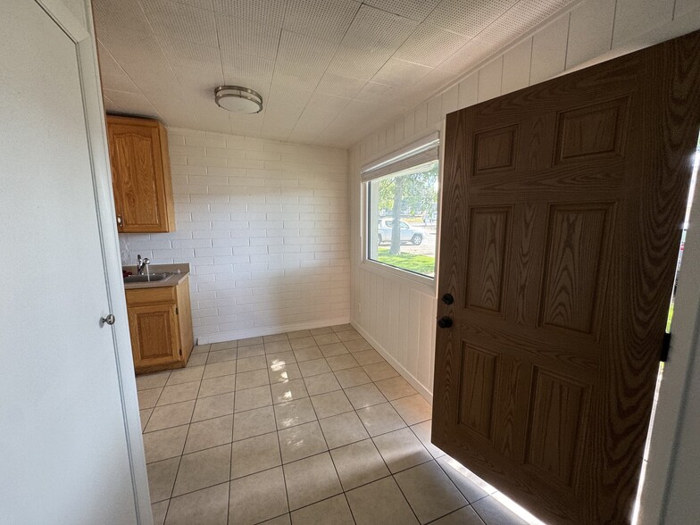 Building Photo - 415-423 E 5600 S