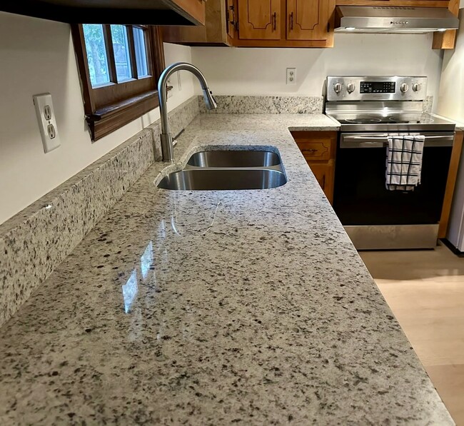 Building Photo - 4805 Candlelight Pl