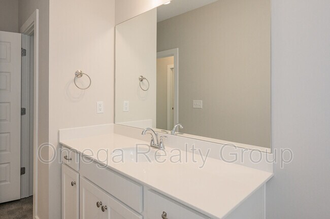 Building Photo - 45 Red Oak Ct