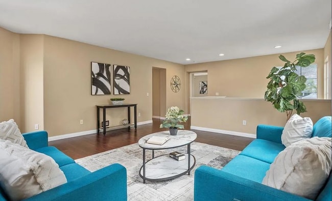 Building Photo - Available for Rent – Beautiful Gated 3BD/3BA Home Near Cal State San Marcos