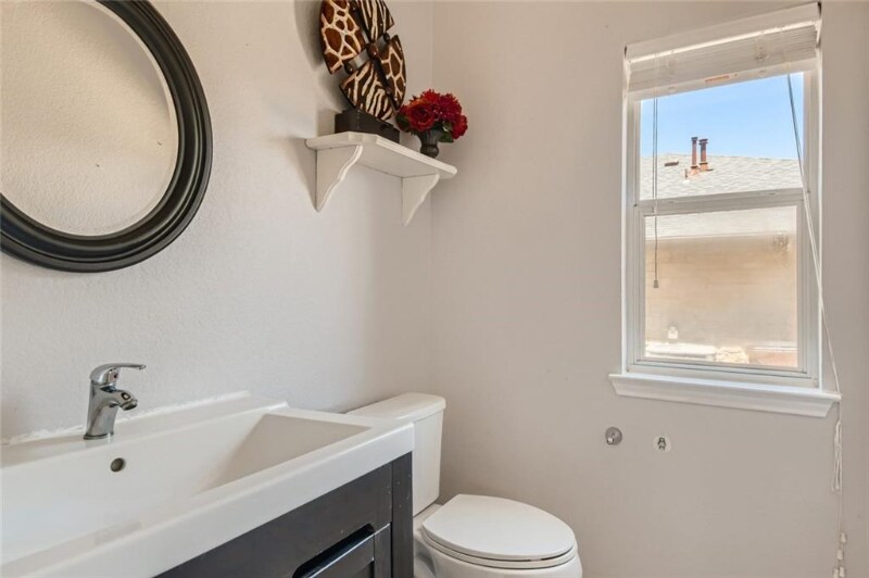 Building Photo - 1420 Quicksilver Cir