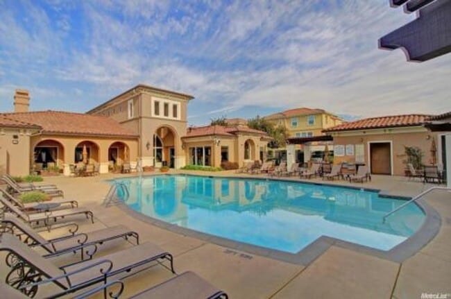 Primary Photo - ADORABLE WESTLAKE VILLAS 2 BEDROOM (PLEASE READ ENTIRE AD FOR SHOWINGS)!