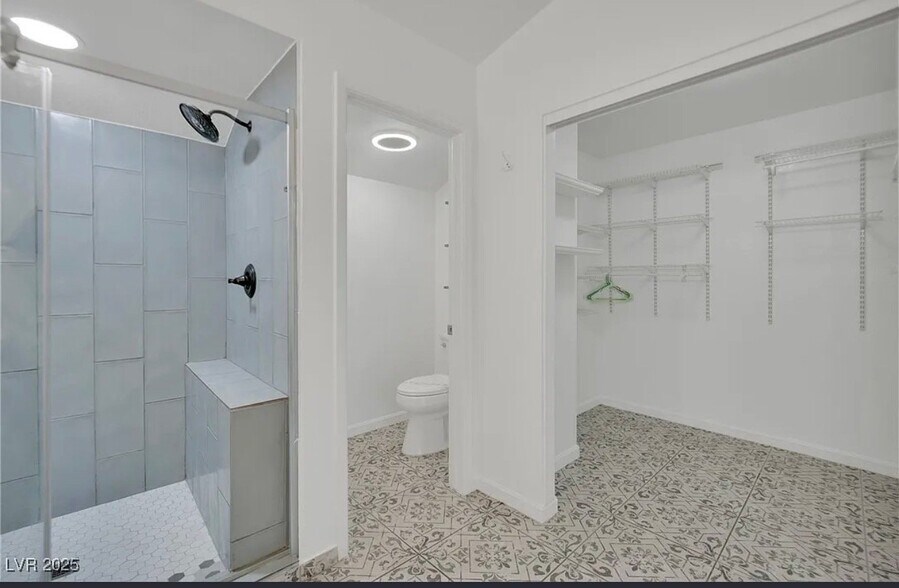 Building Photo - 5620 Indian Ridge Dr
