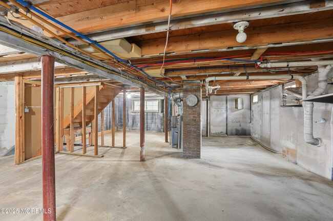 Building Photo - 61 Cassville Rd