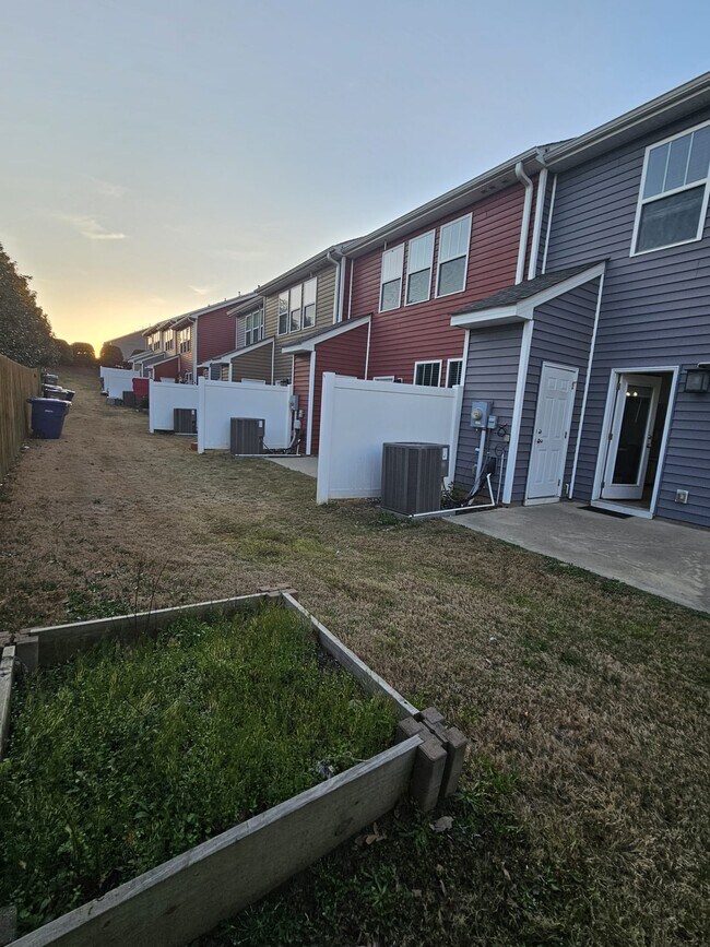 Building Photo - 114 Lerner Ct