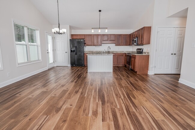 Building Photo - 312 Hawks Bluff Dr