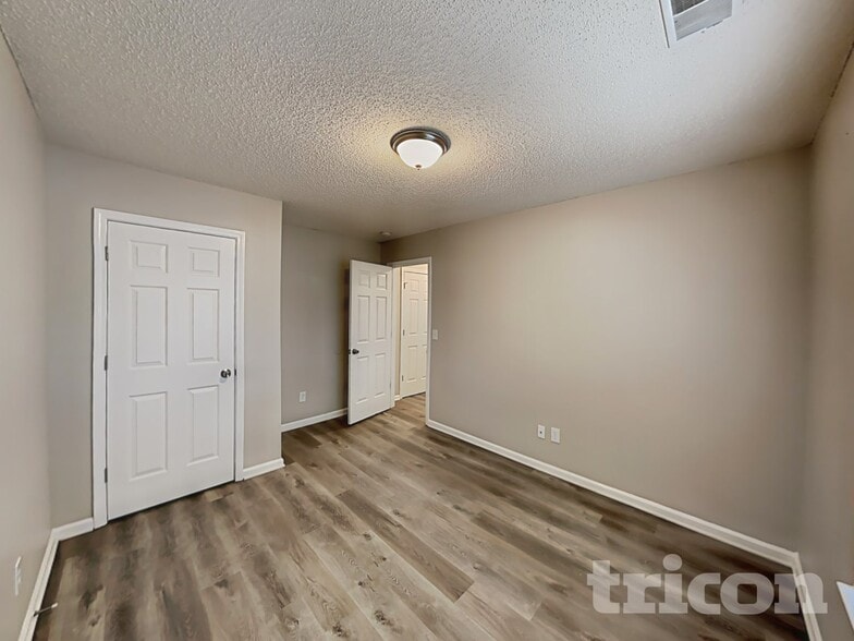 Building Photo - 61 Bluebead Ct