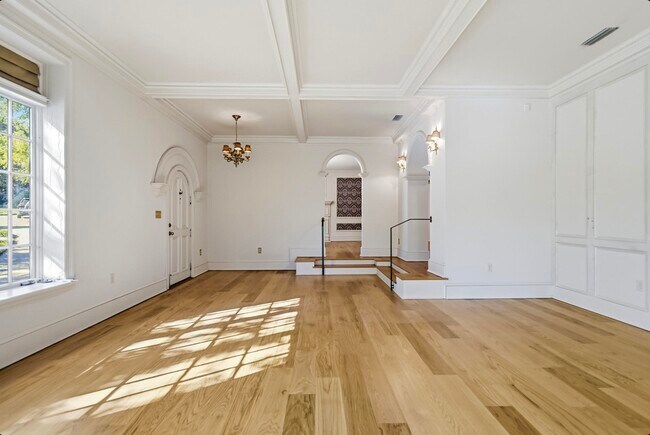 Building Photo - 2492 Elfinwing Ln