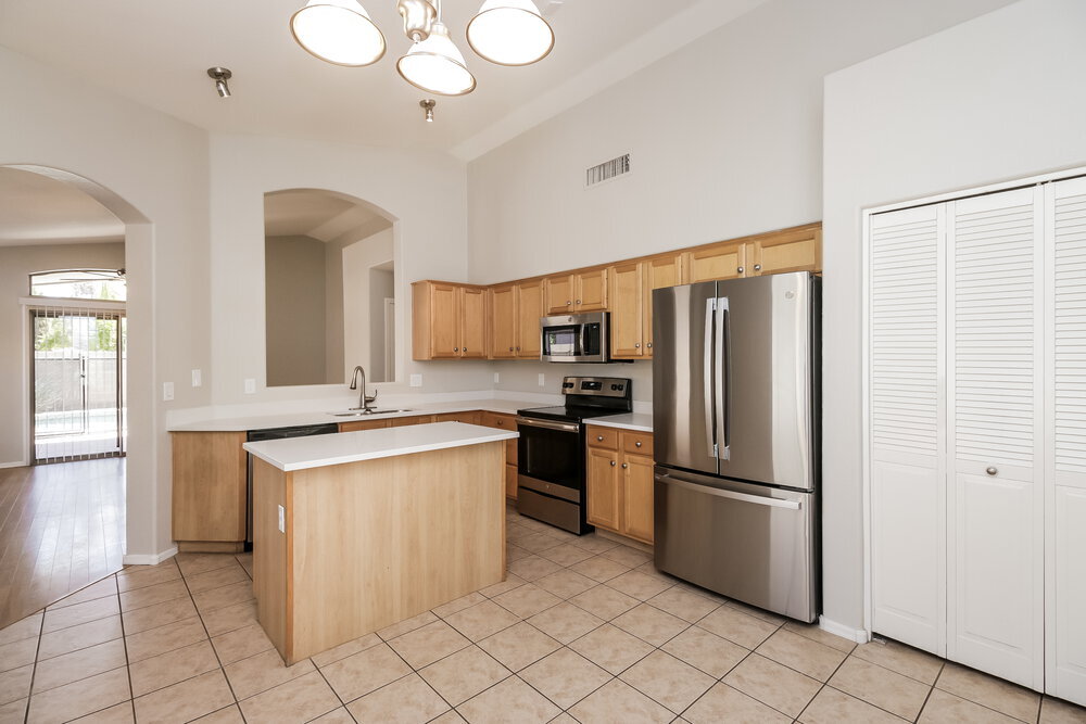 Building Photo - 1051 N San Benito Dr