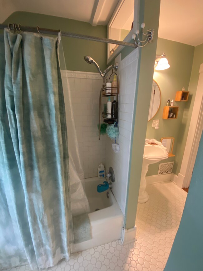 Building Photo - 1508 N Broad St