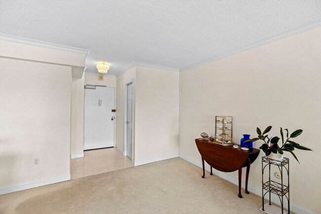 Building Photo - 9 Hawthorne Pl