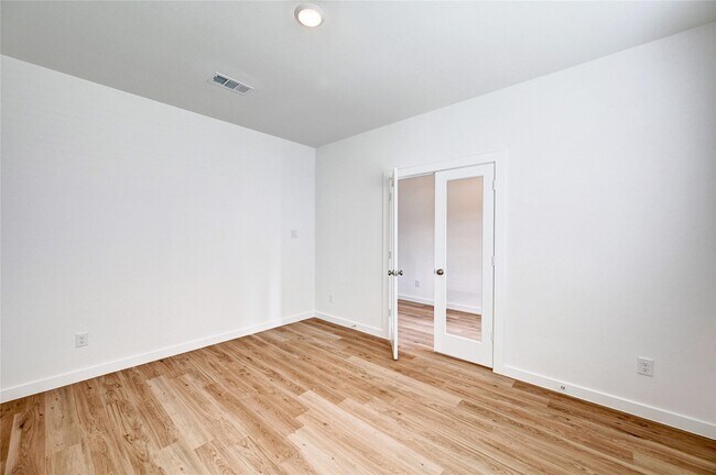 Building Photo - 8403 Oceanmist Cv Dr