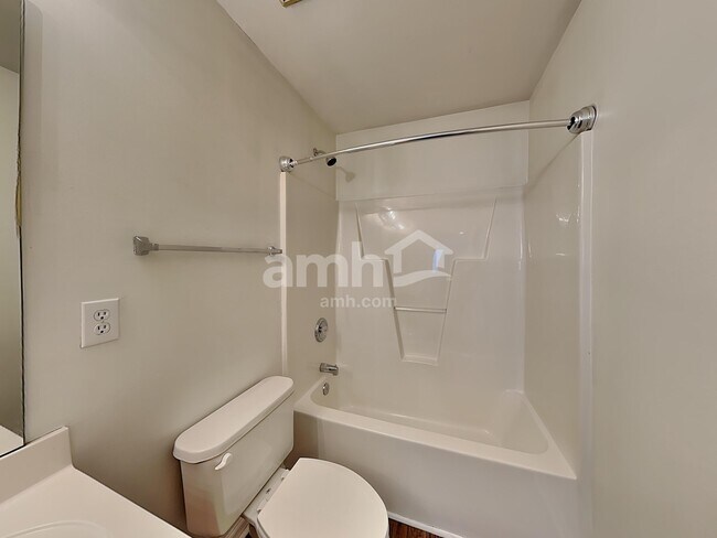 Building Photo - 2005 Brook Valley Run