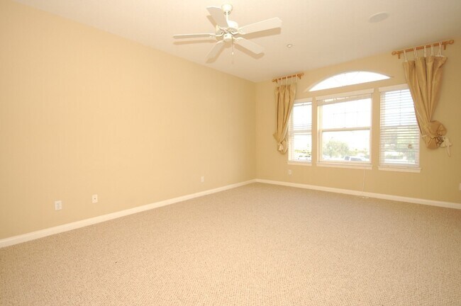 Building Photo - Amazing Location Home in Carlsbad with Lag...