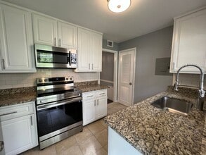 Building Photo - 3057 Pharr Ct N Northwest