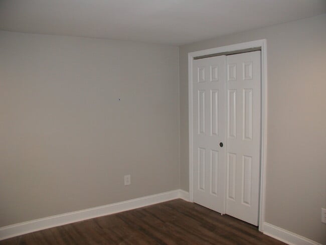 Building Photo - 3 Bedroom - 2 Bath Rancher on Two Acres