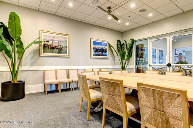 Building Photo - 290 RUM RUNNER Way