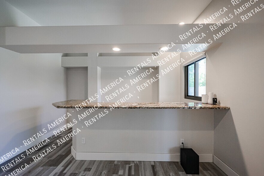 Building Photo - 1708 E Kaibab Dr