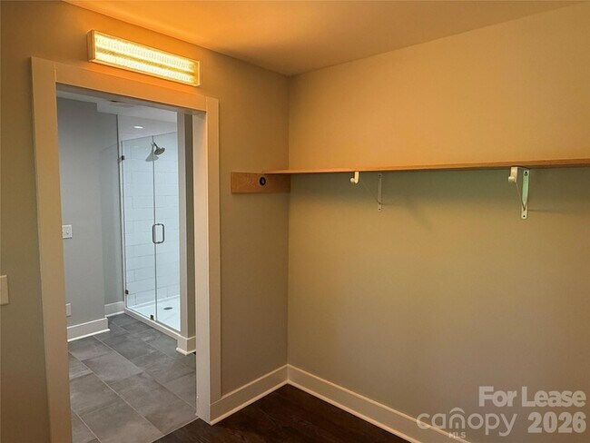 Building Photo - 200 Sherwood Dr
