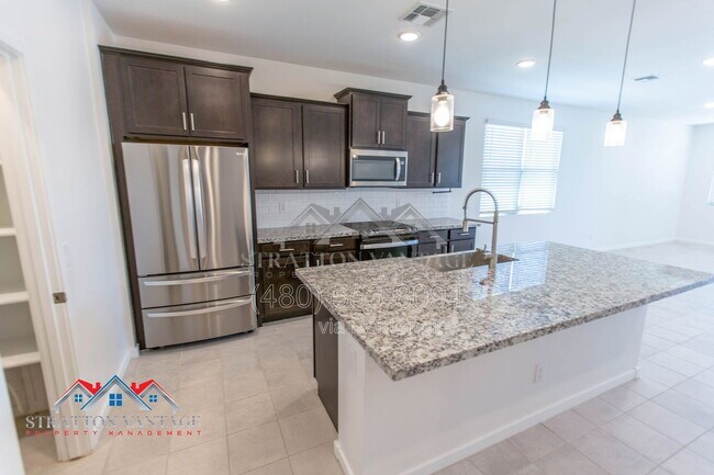 Building Photo - 2898 Kim Dr