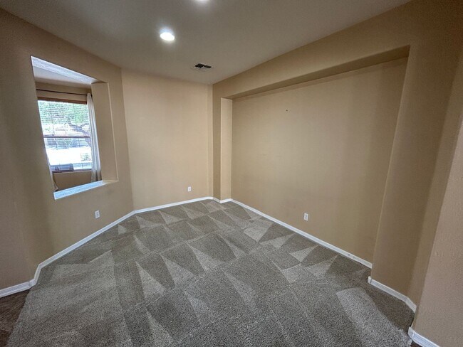 Building Photo - 4269 N 157th Ave