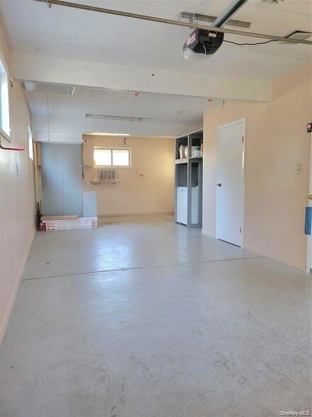 Building Photo - 44 Return Ln
