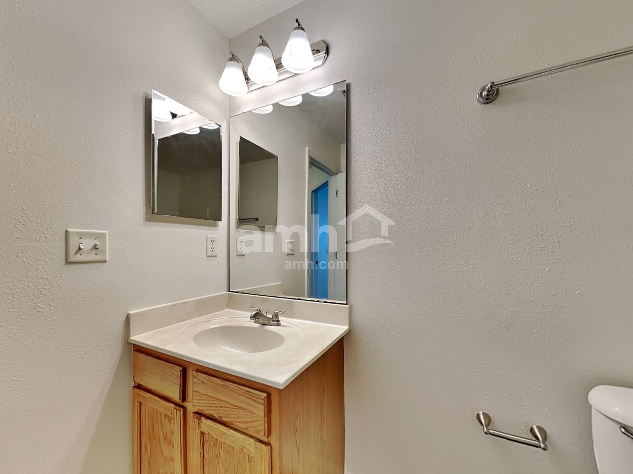 Building Photo - 880 Collinswood Dr