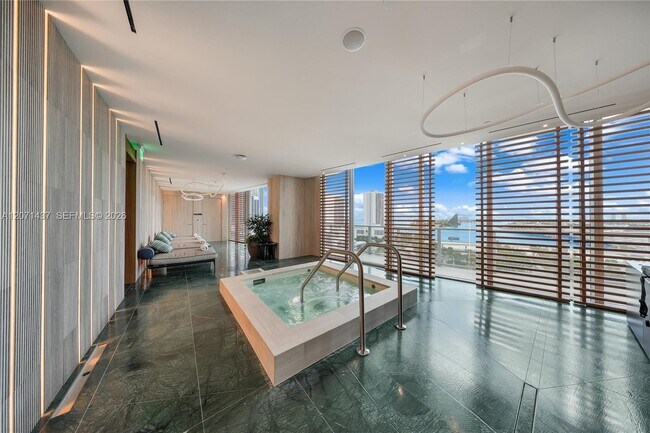 Building Photo - 1400 Biscayne Blvd