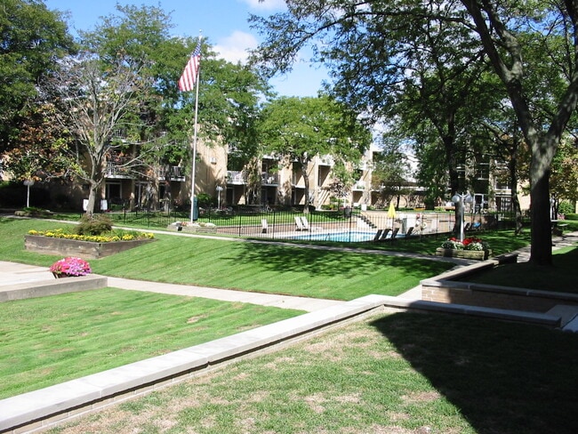 Building Photo - 4909 Crooks Rd