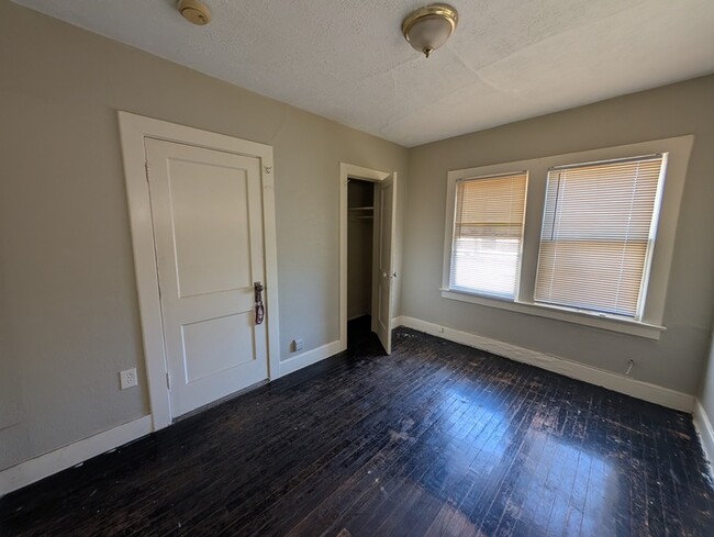 Building Photo - Garfield Historic District Bungalow