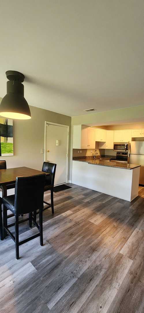 Building Photo - 5534 E Lake Dr