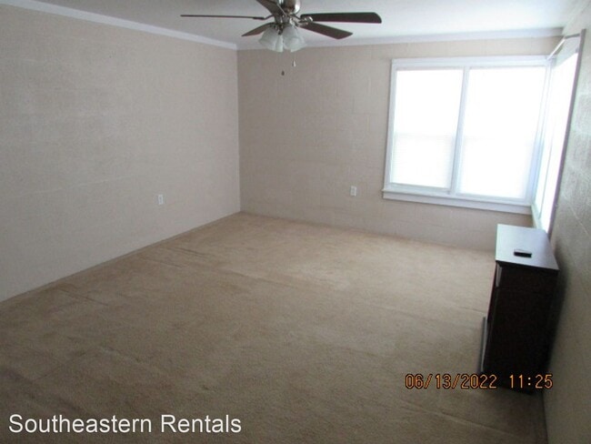 Building Photo - 2 br, 1 bath House - 2420 Pipkin Rd