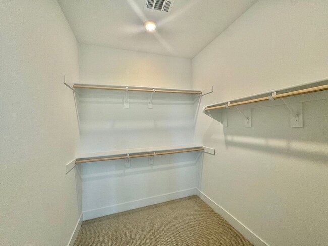 Building Photo - 27128 Skyland Wy