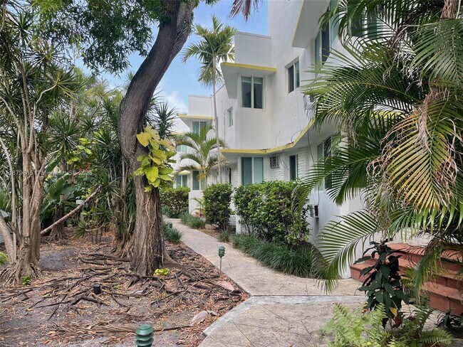 Primary Photo - 6941 Bay Dr