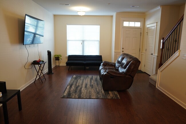 Building Photo - 6425 Swatner Dr