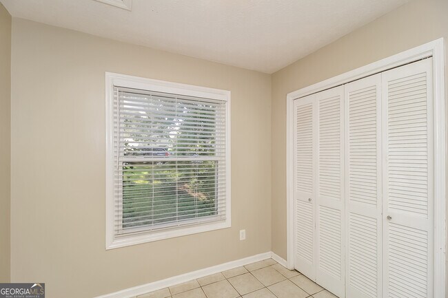 Building Photo - 5824 Stonehaven Dr NW