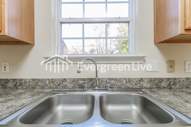 Building Photo - 236 Stagone Ln