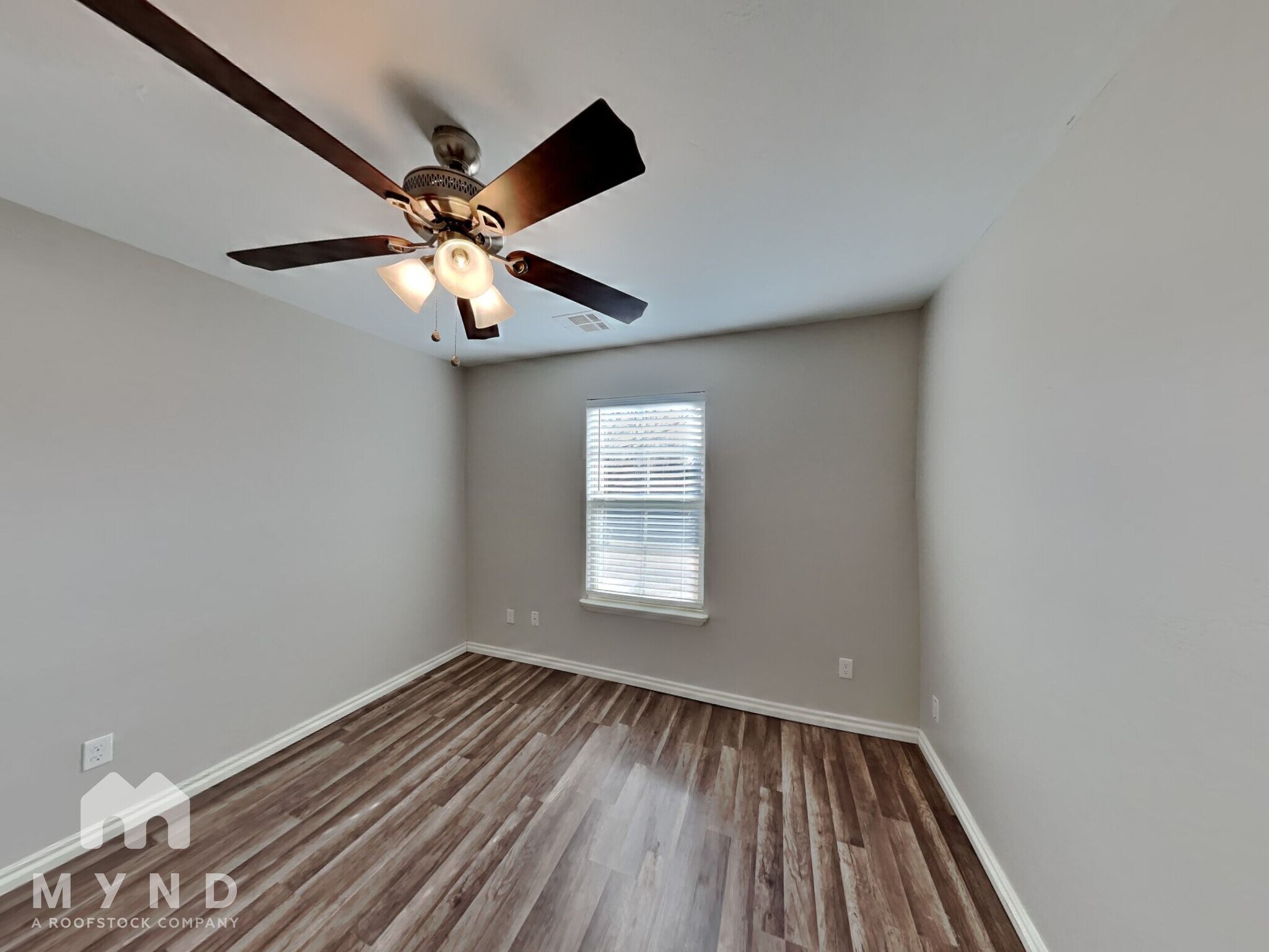 Building Photo - 3204 Valley Hollow