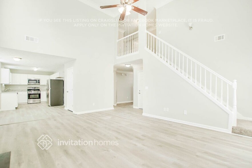 Building Photo - 4558 Carriage Park Dr