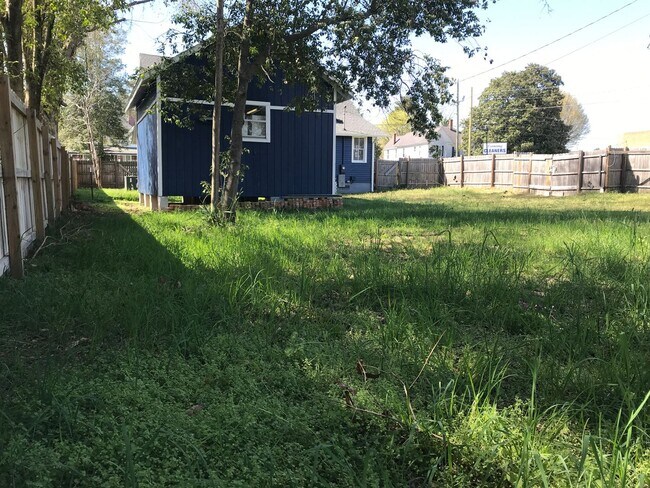 Building Photo - 1001 S 8th St