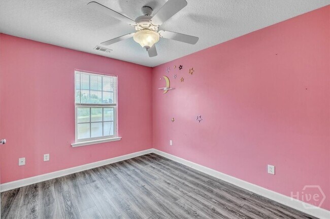 Building Photo - 256 Savannah Ln