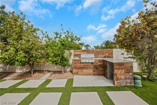 Building Photo - 1629 Saintsbury Dr