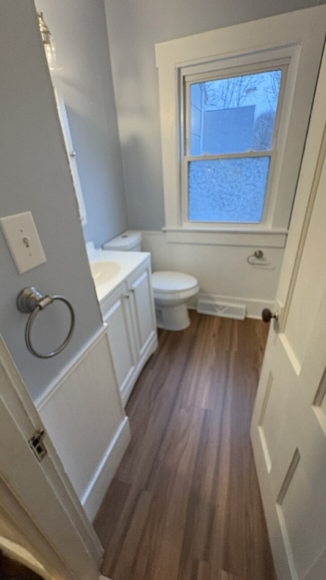 Building Photo - Cozy 3-Bed / 1-Bath Apartment in the Heart of Biddeford