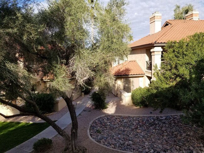 Building Photo - Cozy 1-Bedroom, 1-Bath Condo – 2nd Floor at Scottsdale Racquet Club