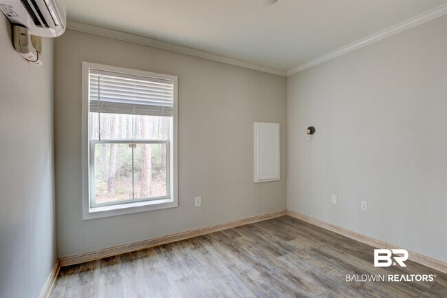Building Photo - 14588 Scenic Hwy
