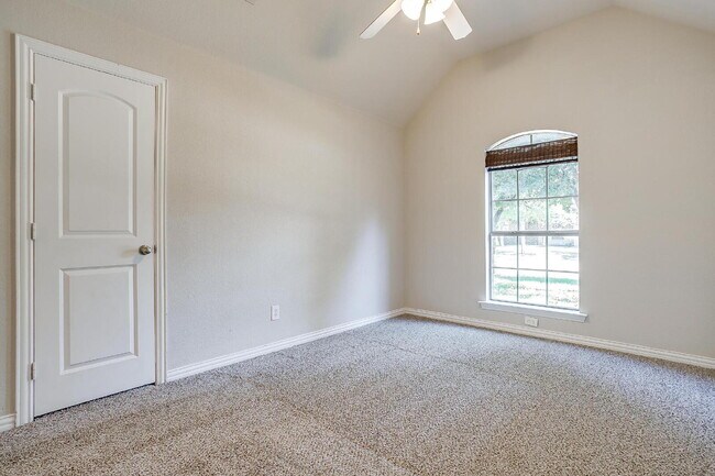 Building Photo - 3 bedroom, 2 bath Home in Coveted Aledo ISD!